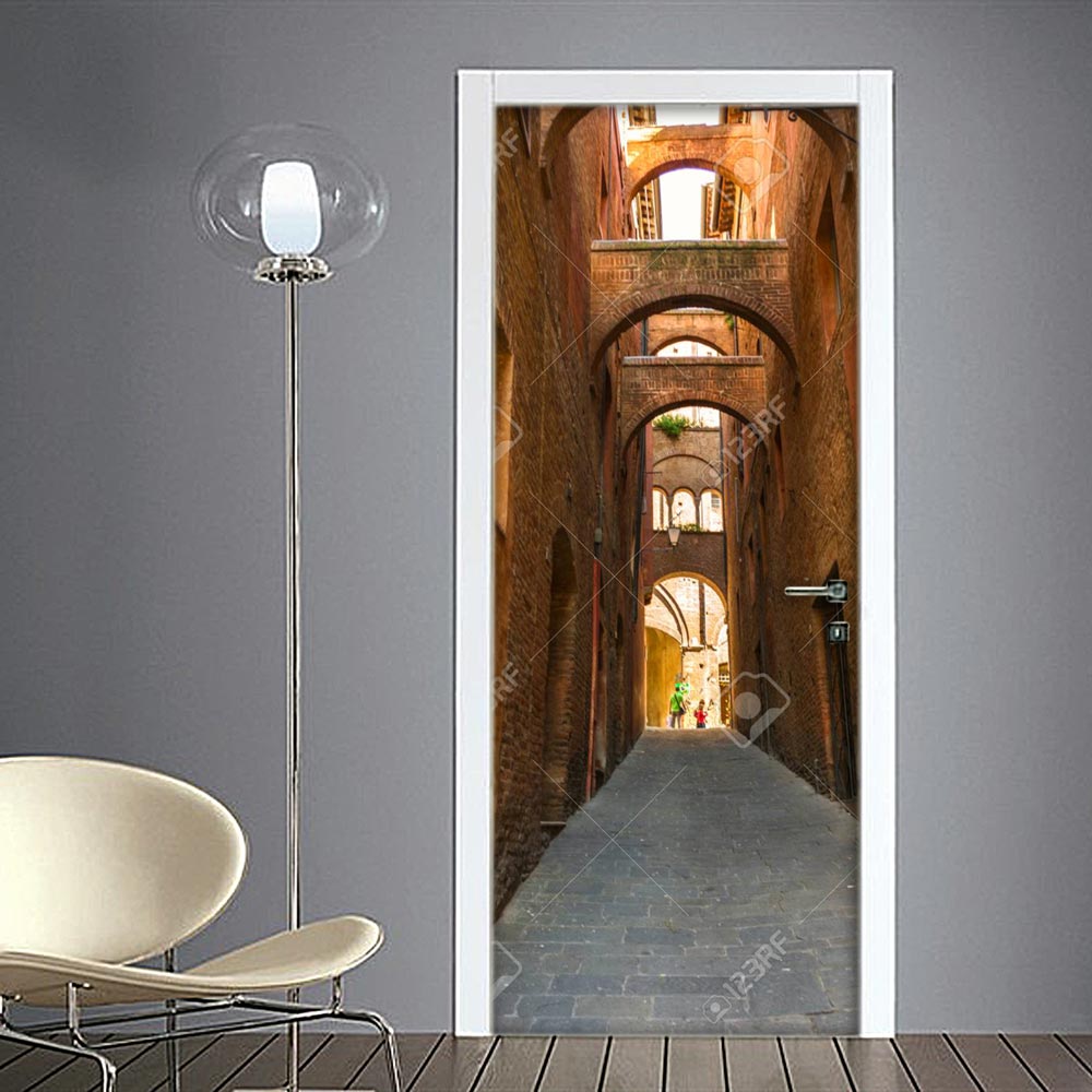 Adesivo per porta: Siena scorcio strada medievale centro storico